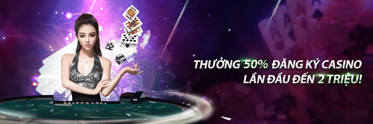 Bàn Roulette với chip và bánh xe đang quay